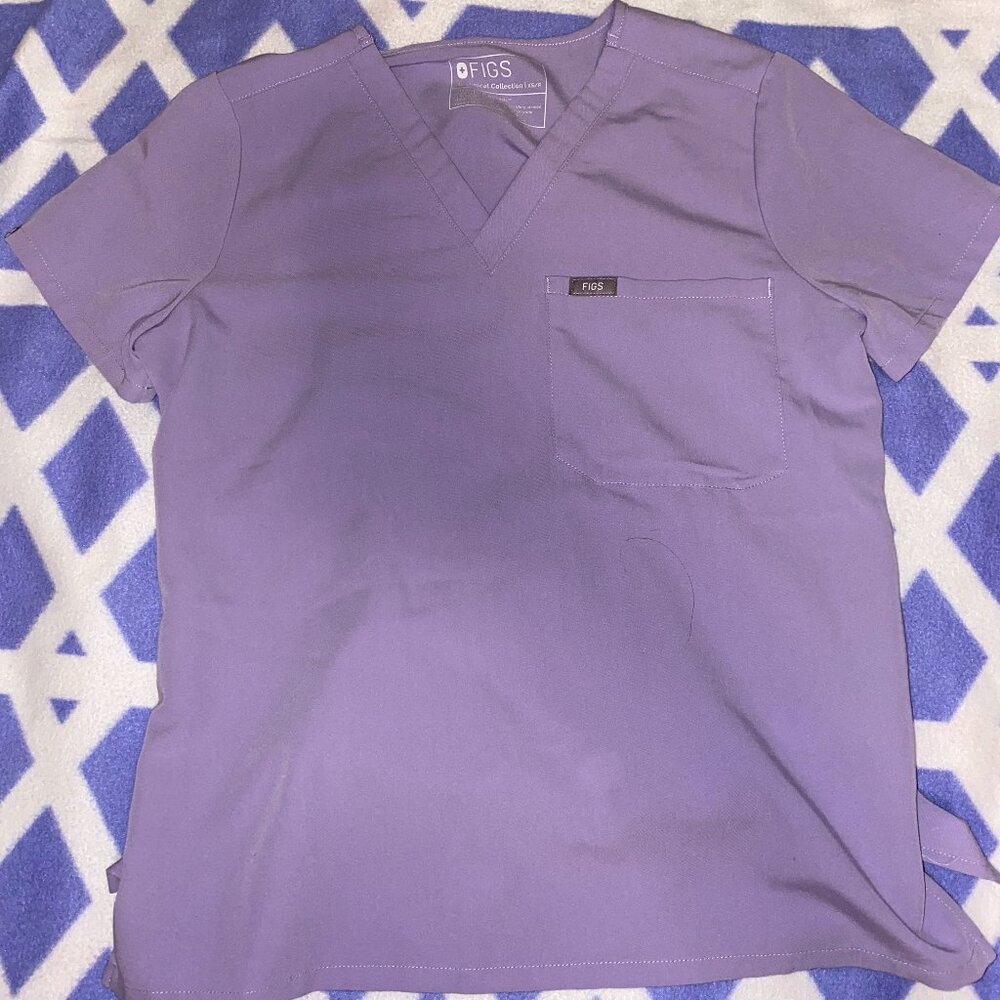 FIGS Lavender Dew Catarina One-Pocket Scrub Top XS